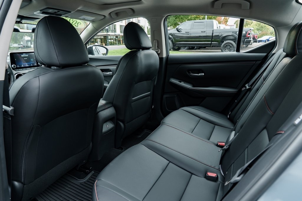 2025 Nissan Sentra SR Image 15 of 30