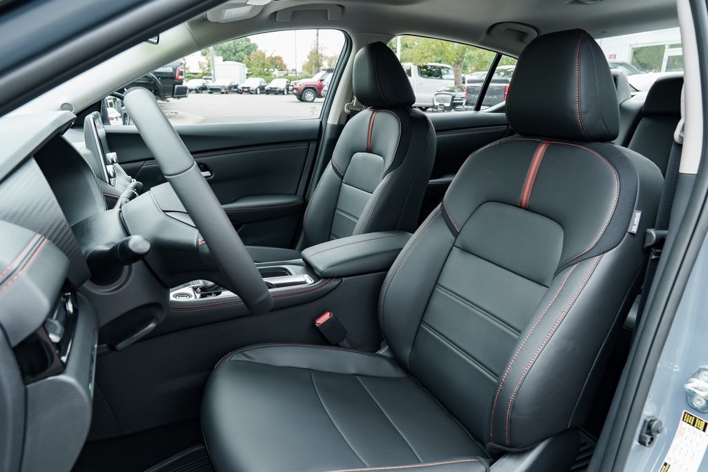 2025 Nissan Sentra SR Image 14 of 30