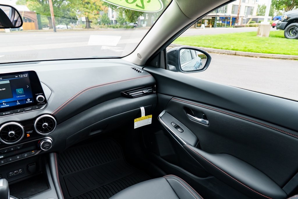 2025 Nissan Sentra SR Image 20 of 30