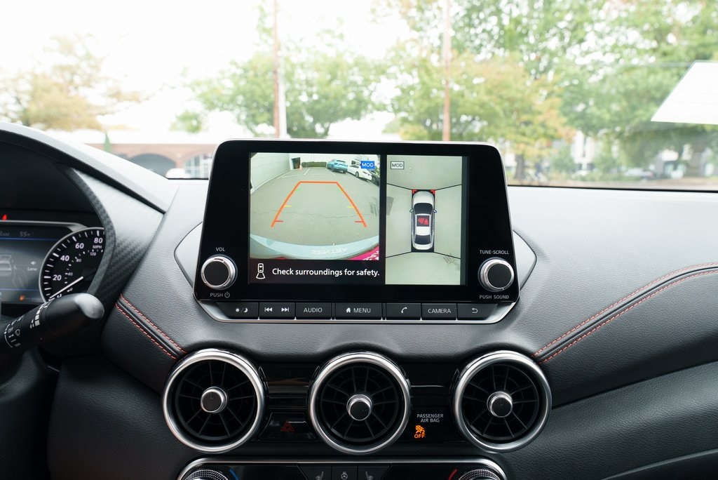 2025 Nissan Sentra SR Image 24 of 30