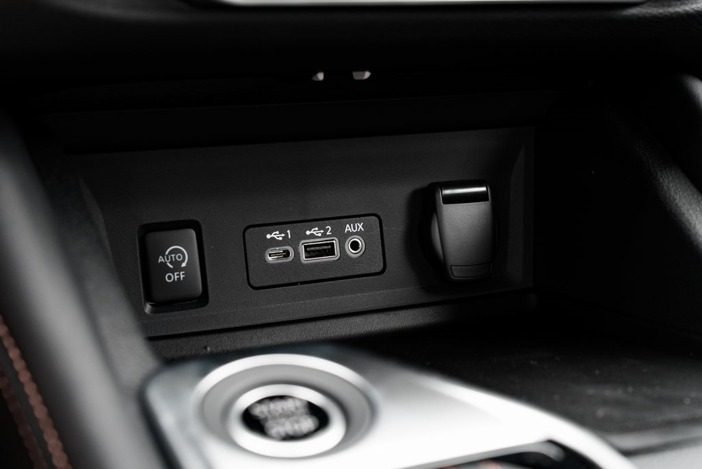 2025 Nissan Sentra SR Image 28 of 30