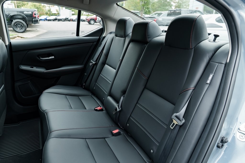 2025 Nissan Sentra SR Image 11 of 30