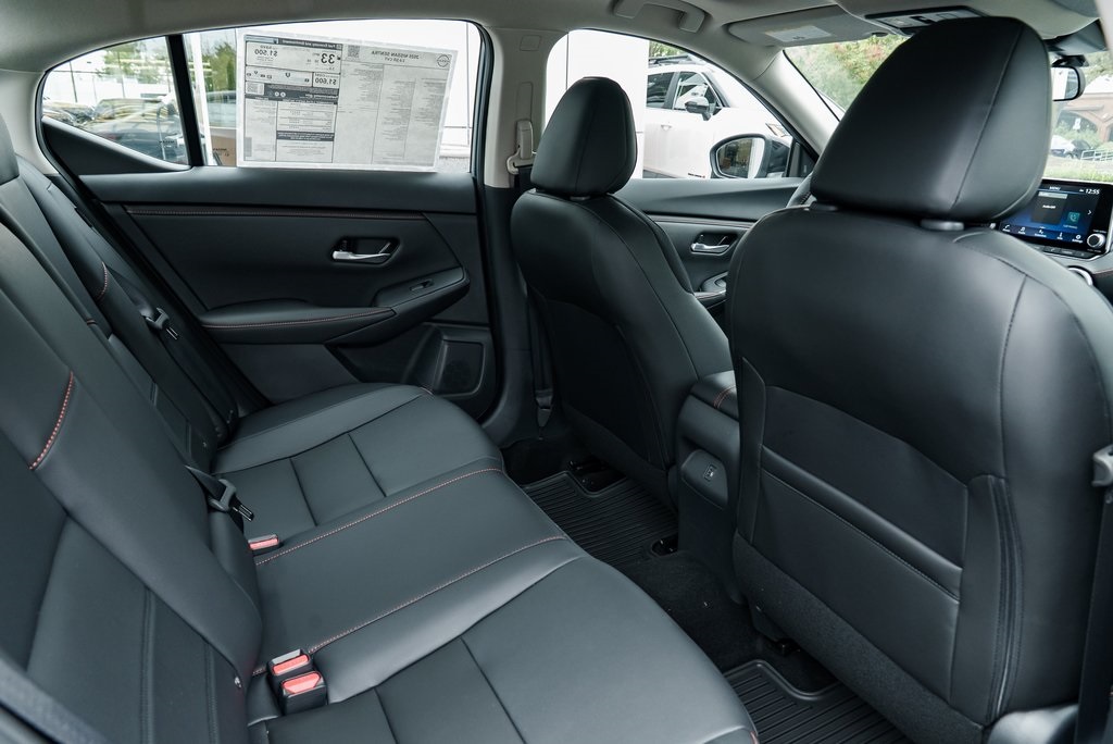 2025 Nissan Sentra SR Image 12 of 30