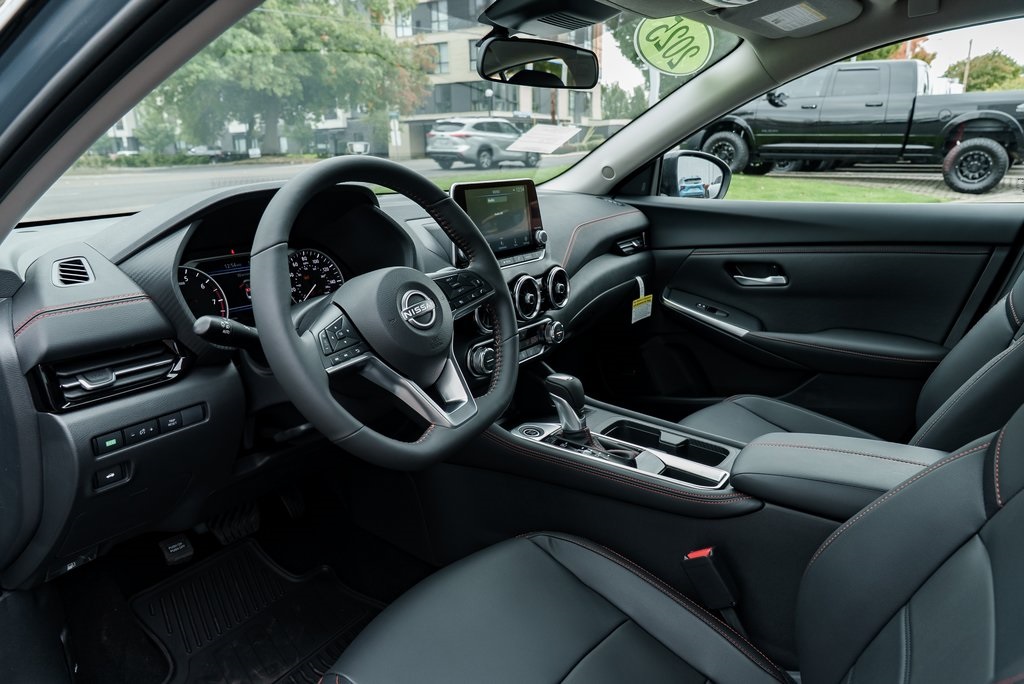 2025 Nissan Sentra SR Image 18 of 30