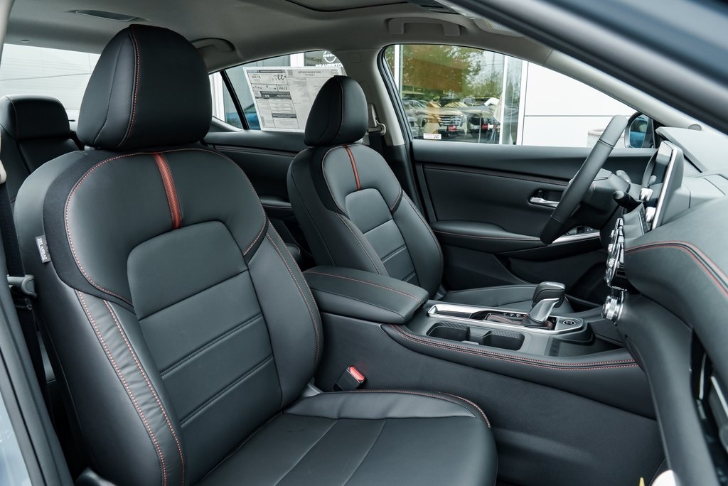 2025 Nissan Sentra SR Image 13 of 30