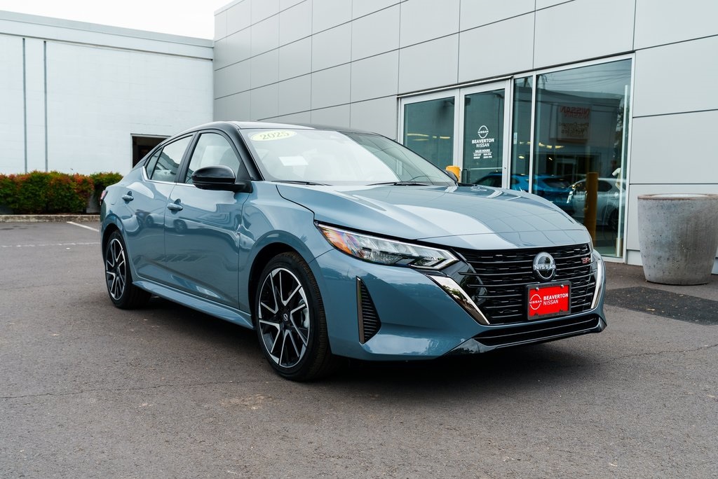 2025 Nissan Sentra SR Image 4 of 30