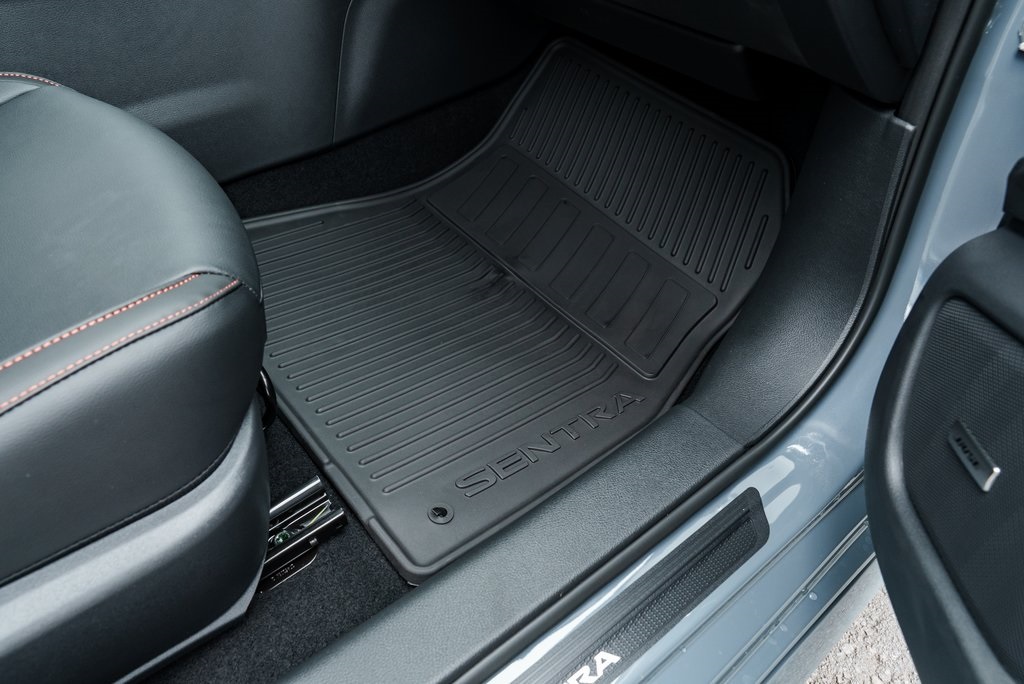 2025 Nissan Sentra SR Image 9 of 30