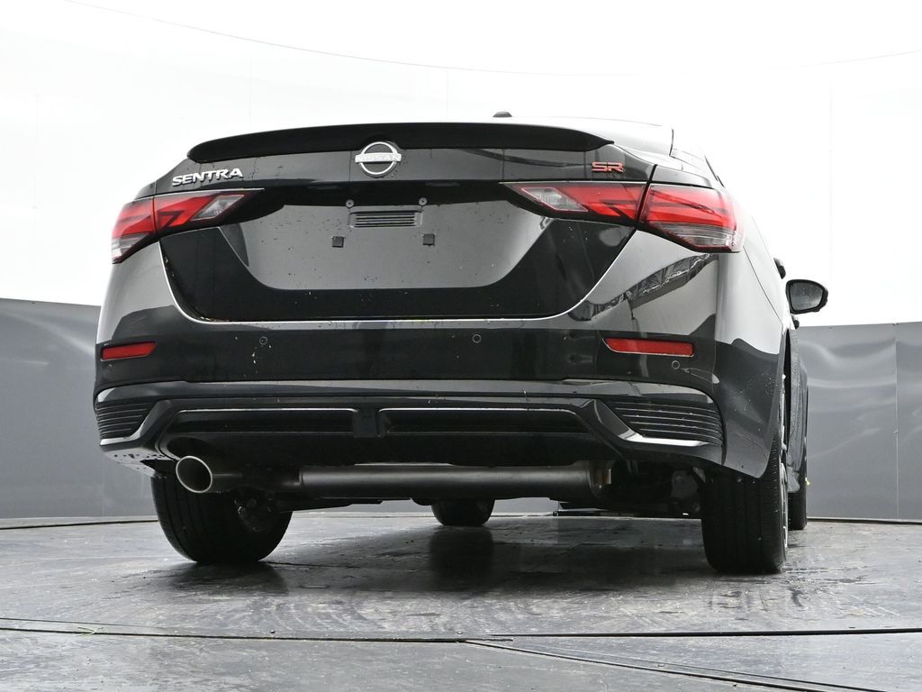 Vehicle image 19 of 32