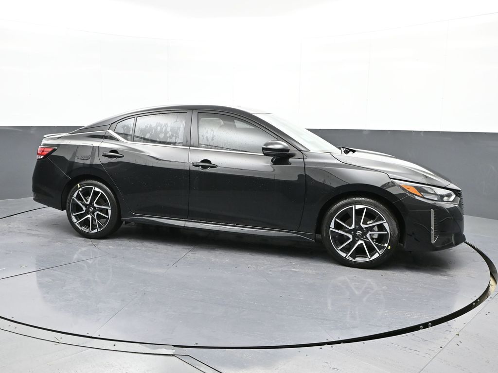 Vehicle image 8 of 32