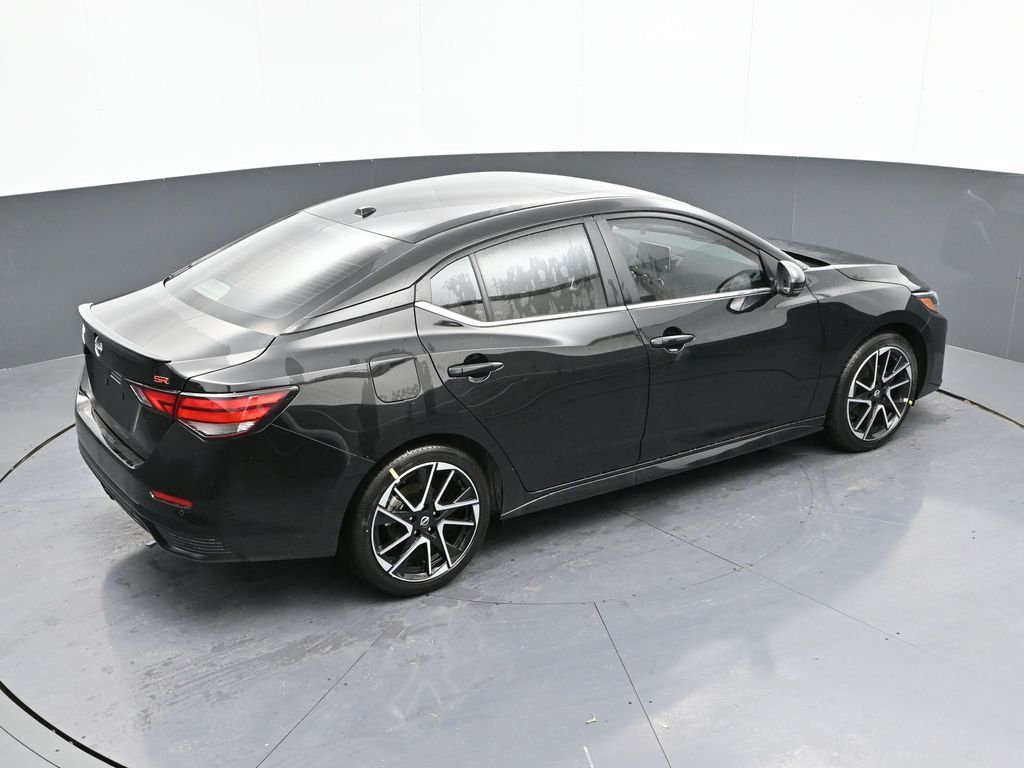 Vehicle image 16 of 32