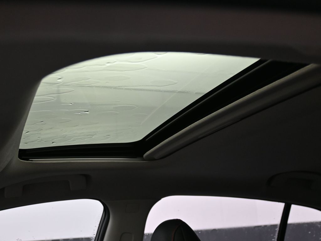 Vehicle image 31 of 32