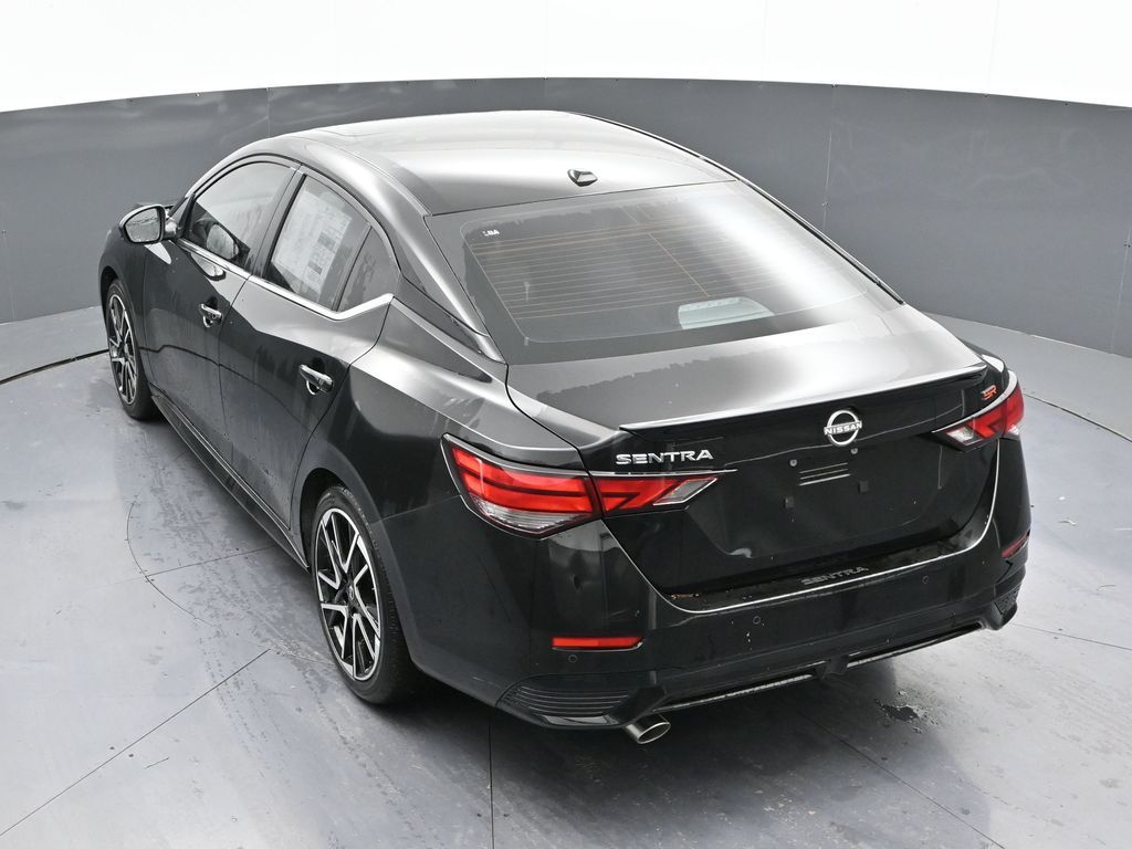 Vehicle image 20 of 32
