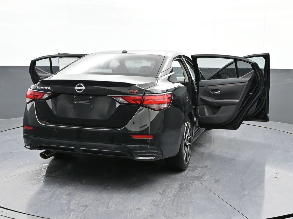 Vehicle image 13 of 32