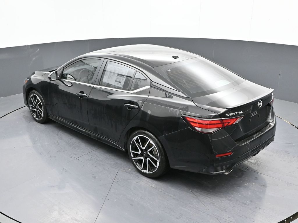 Vehicle image 22 of 32