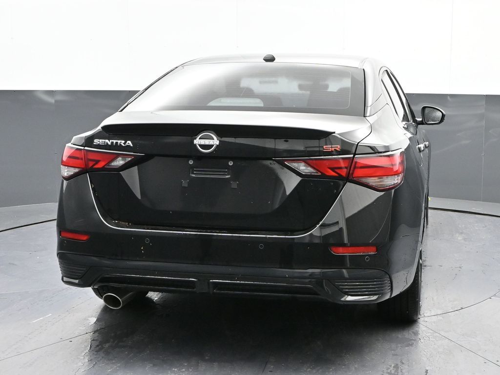 Vehicle image 14 of 32