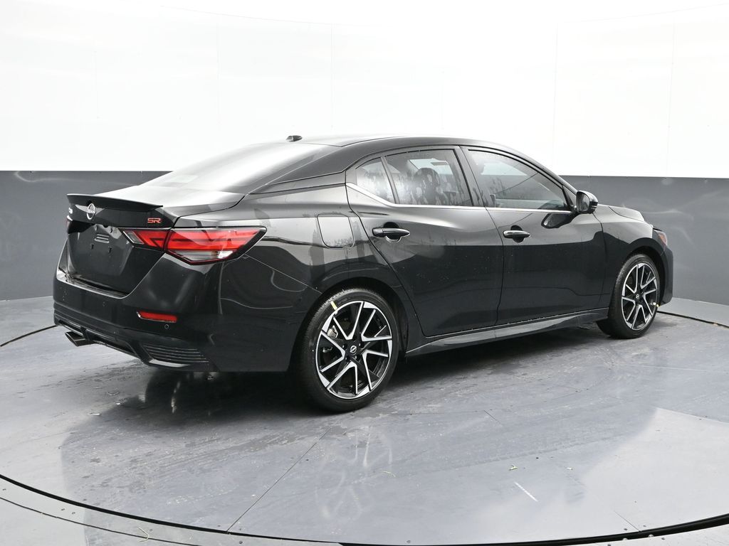 Vehicle image 18 of 32