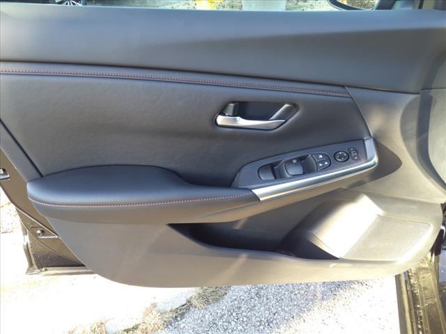 Vehicle image 6 of 14