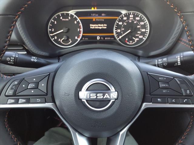 Vehicle image 10 of 14