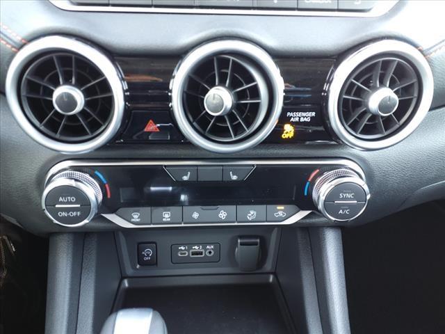 Vehicle image 13 of 14