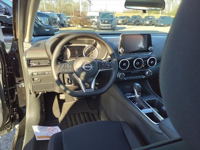 Vehicle image 9 of 14