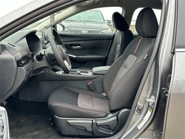 Vehicle image 15 of 18