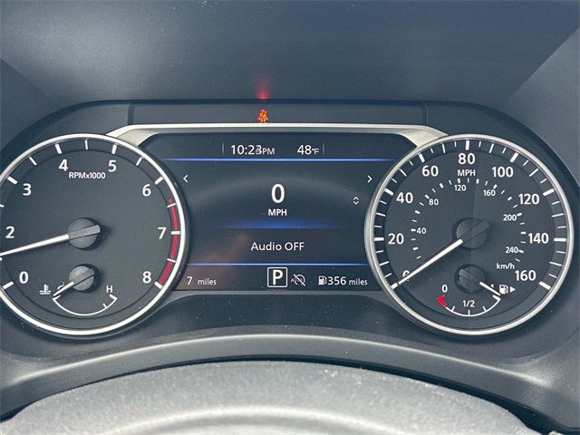 Vehicle image 13 of 18