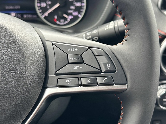Vehicle image 11 of 18