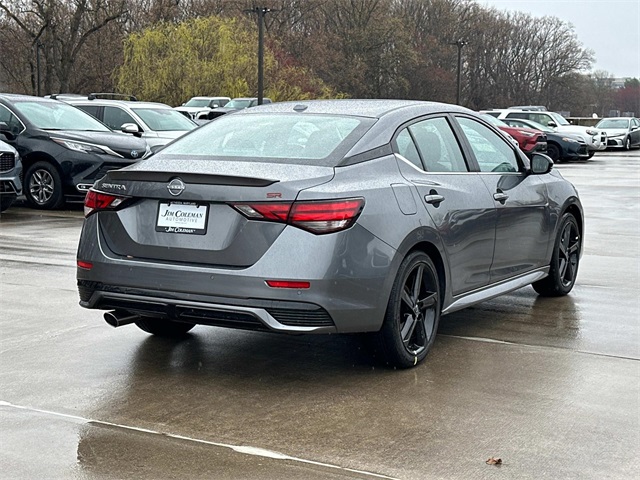 Vehicle image 4 of 18