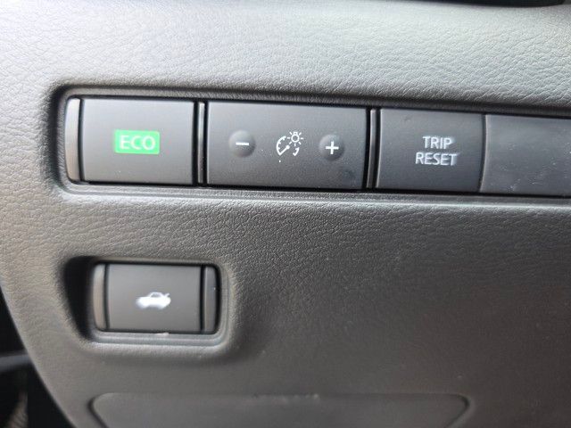 2025 Nissan Sentra SR Image 17 of 30