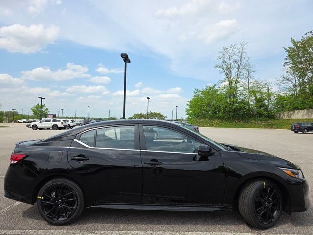 2025 Nissan Sentra SR Image 4 of 30