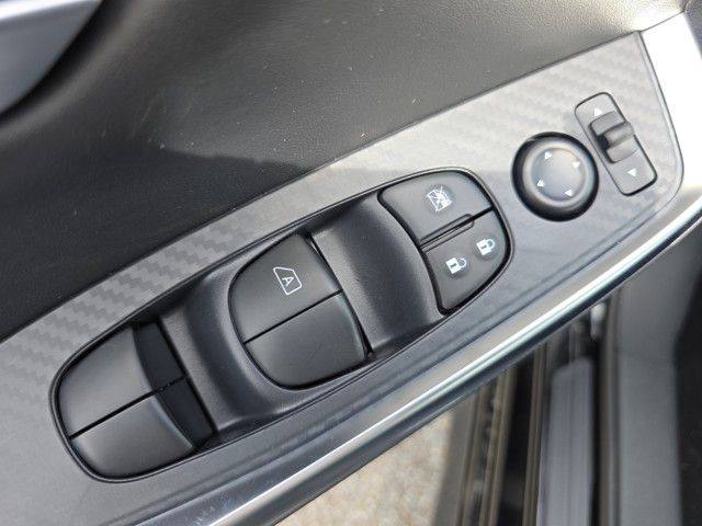 2025 Nissan Sentra SR Image 16 of 30