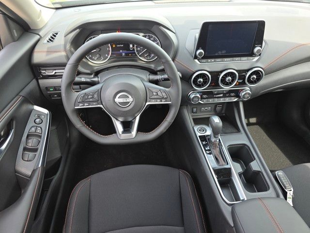 2025 Nissan Sentra SR Image 7 of 30