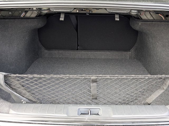 Vehicle image 18 of 22