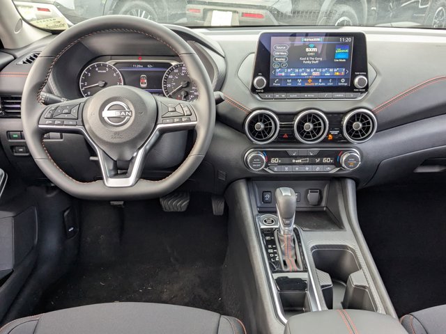 Vehicle image 17 of 22