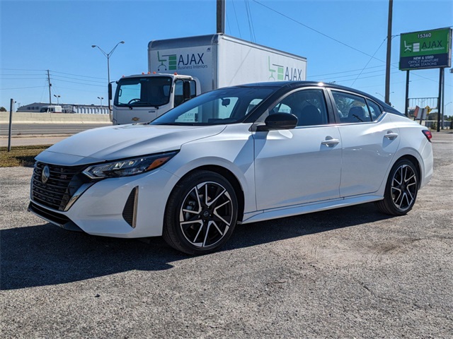 2025 Nissan Sentra SR Image 1 of 31