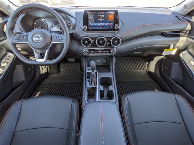 2025 Nissan Sentra SR Image 13 of 31