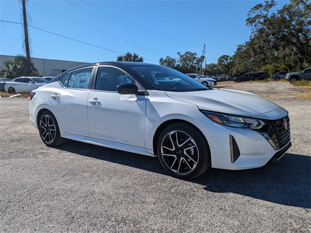 2025 Nissan Sentra SR Image 4 of 31