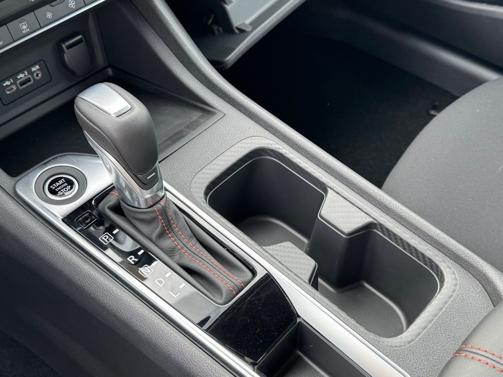 Vehicle image 14 of 24
