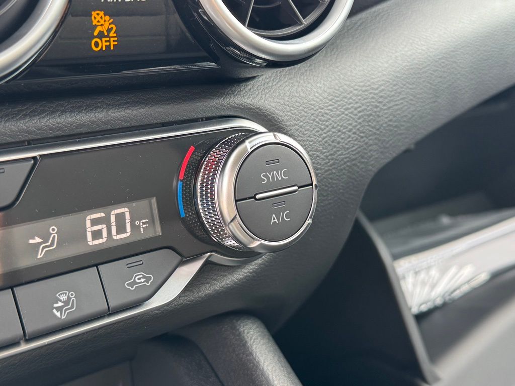 Vehicle image 13 of 24