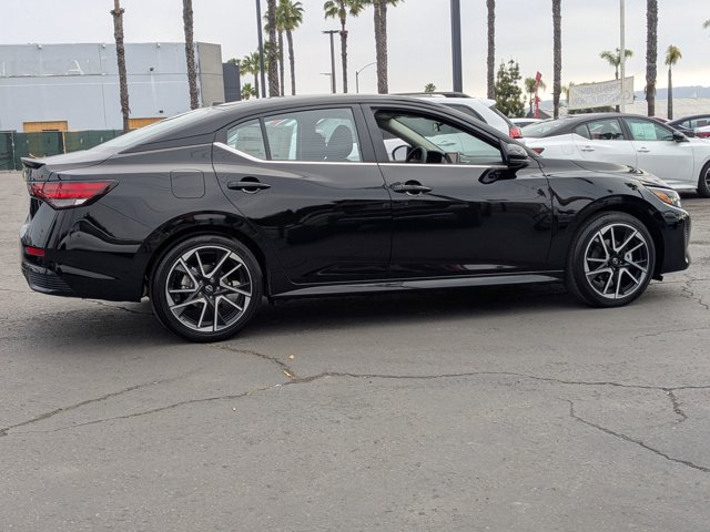 Vehicle image 4 of 22