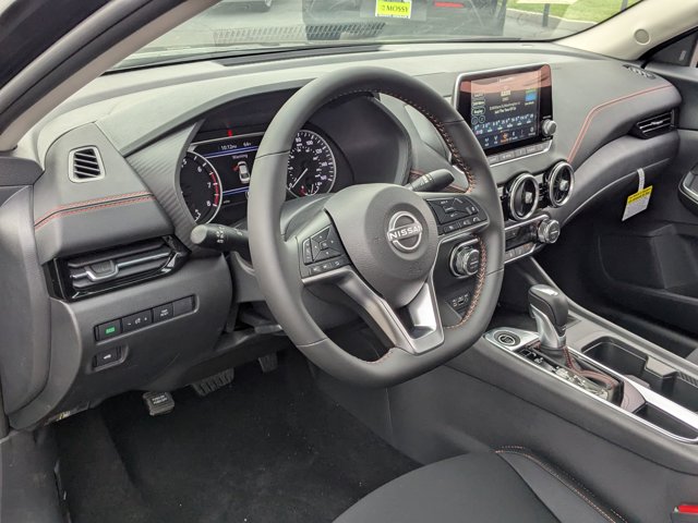 Vehicle image 11 of 22