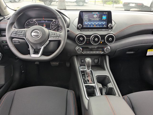 Vehicle image 17 of 22