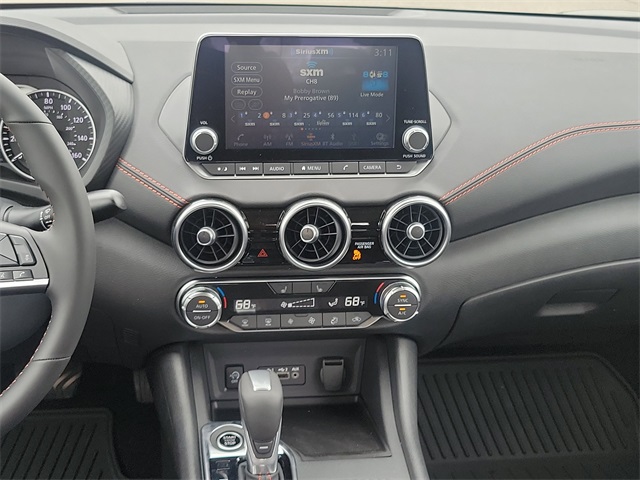 Vehicle image 15 of 26
