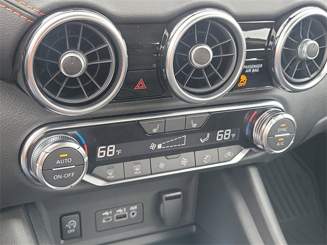 Vehicle image 24 of 26