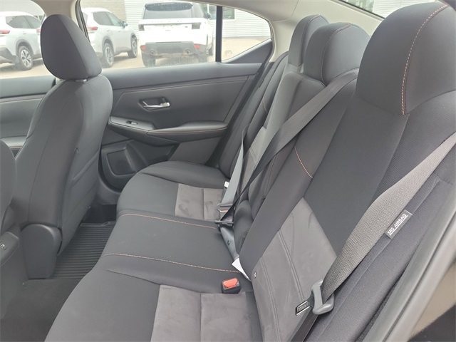 Vehicle image 7 of 26
