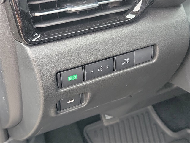 Vehicle image 18 of 26