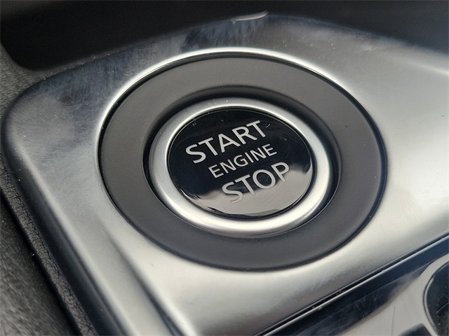 Vehicle image 22 of 26