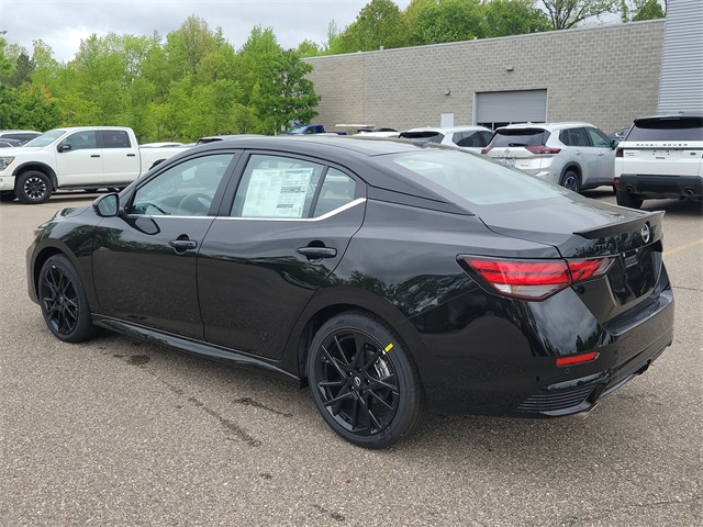 Vehicle image 4 of 26