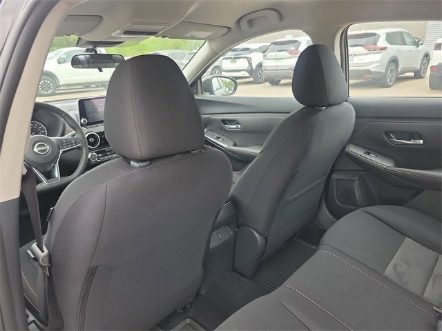 Vehicle image 9 of 26