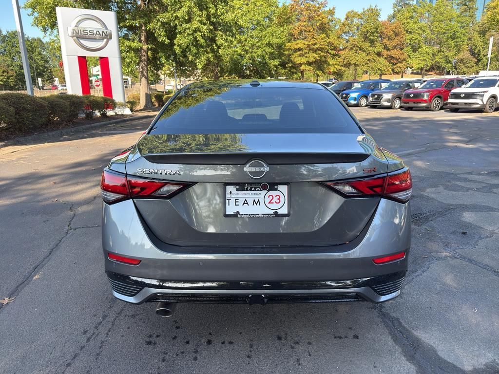 2025 Nissan Sentra SR Image 6 of 32